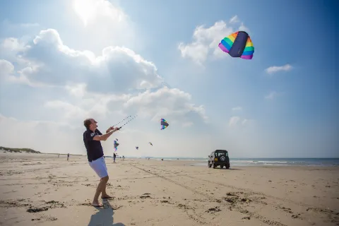 Powerkiten op het strand bij Wato Events